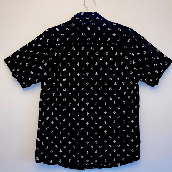 Hurley short sleeve casual “anchor” shirt. Size medium. - Picture 2 of 4